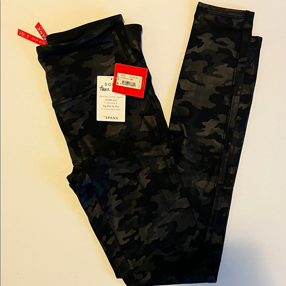 SPANX Faux Leather Camo Leggings Matte sz SM